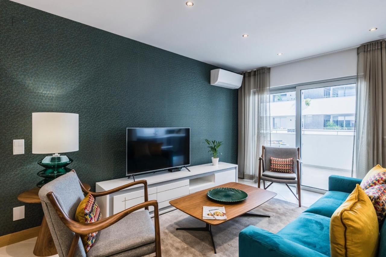 Coolhouses Lagos, 2 Bed Stylish City Flat, Rooftop Shared Pool, Clayheart Exterior foto