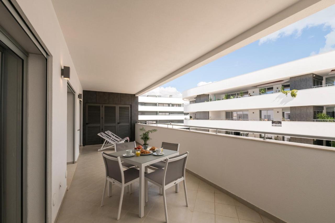 Coolhouses Lagos, 2 Bed Stylish City Flat, Rooftop Shared Pool, Clayheart Exterior foto